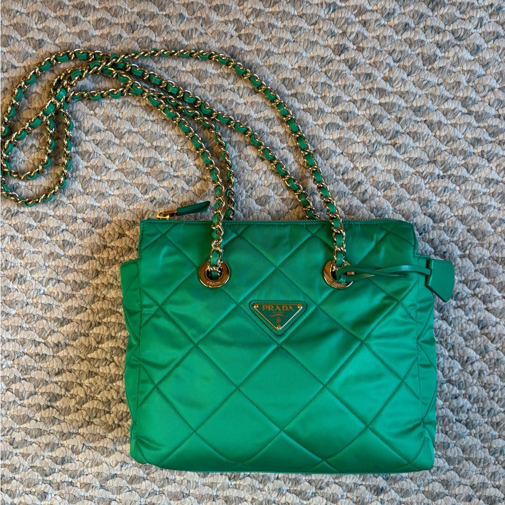 Prada Re-Edition emerald green  1995 Chaîne Re-Nylon Tote Bag NEW